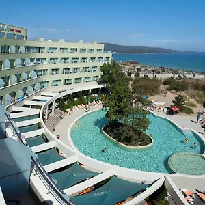 Hotel Jeravi Club